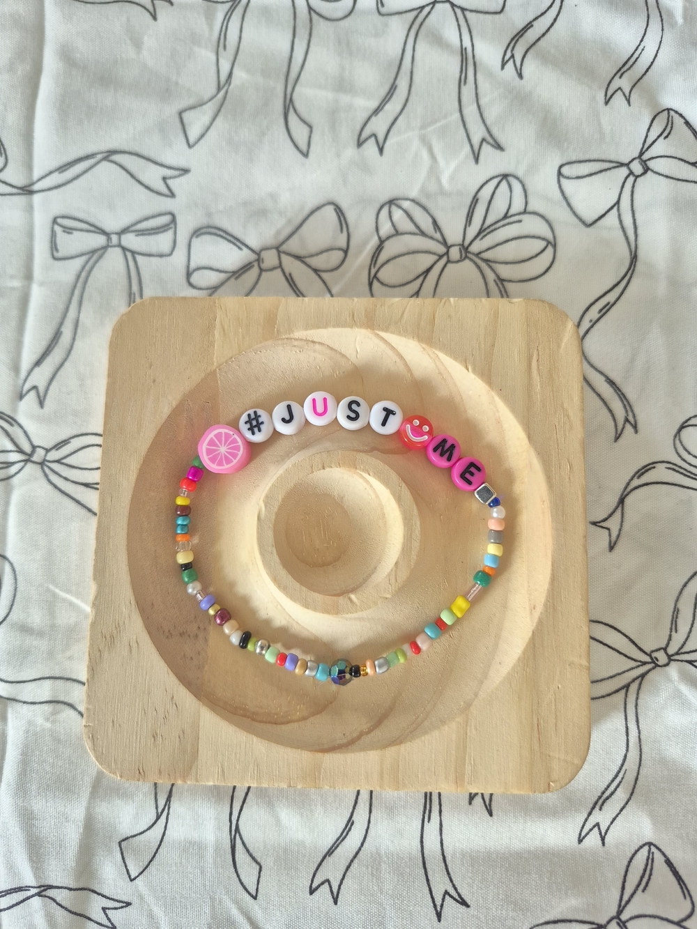 XPRESSIVE GURL Beaded Bracelet ☆ 100% Handmade, Lightweight Colorful Pendants